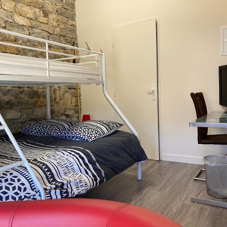 La Chambre Du Tonneau Montigny-sur-l'Ain Exterior foto