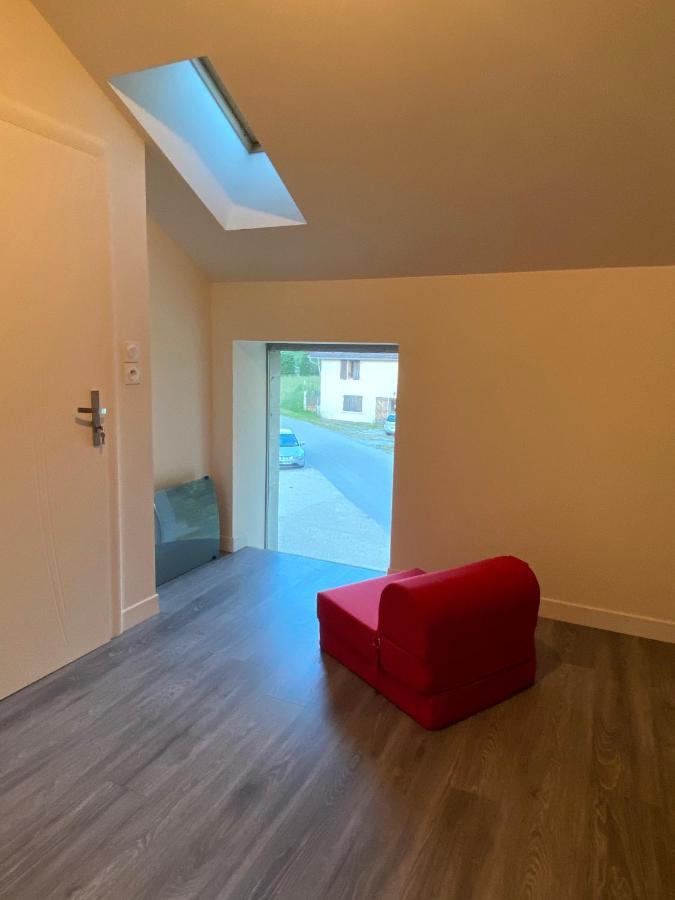 La Chambre Du Tonneau Montigny-sur-l'Ain Exterior foto