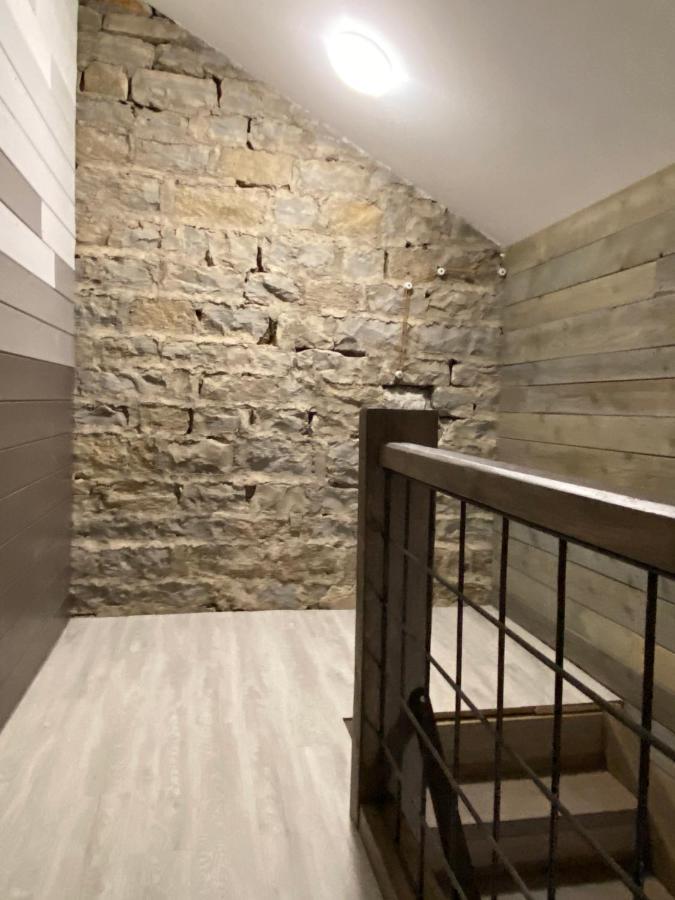 La Chambre Du Tonneau Montigny-sur-l'Ain Exterior foto