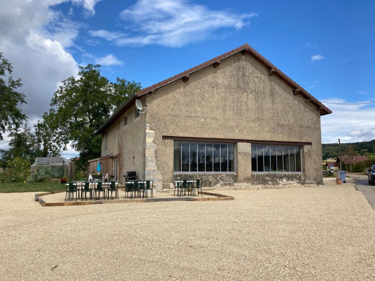 La Chambre Du Tonneau Montigny-sur-l'Ain Exterior foto